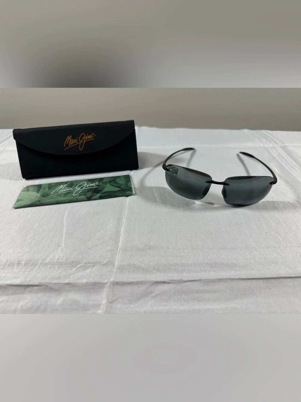 Maui Jim Breakwall (style 422-02) polarized rimless sunglasses.